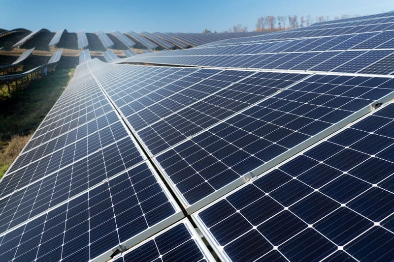 Standard Chartered Issues First Green Guarantee for Solar Project in Oman